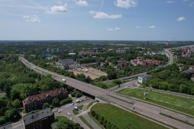 Uwaga kierowcy! Zmiana organizacji ruchu na al. Jana Pawła II w związku ze stanem technicznym wiaduktu