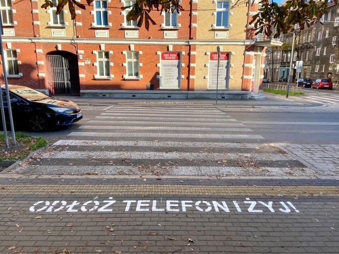 Odłóż telefon i żyj