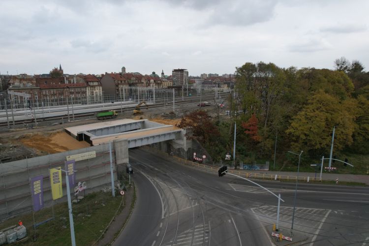 Przebudowa wiaduktu nad ul. Zabrzańską. 6 i 7 listopada przejazd pod wiaduktem będzie zamykany na noc