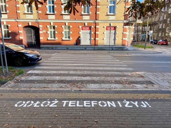 Odłóż telefon i żyj
