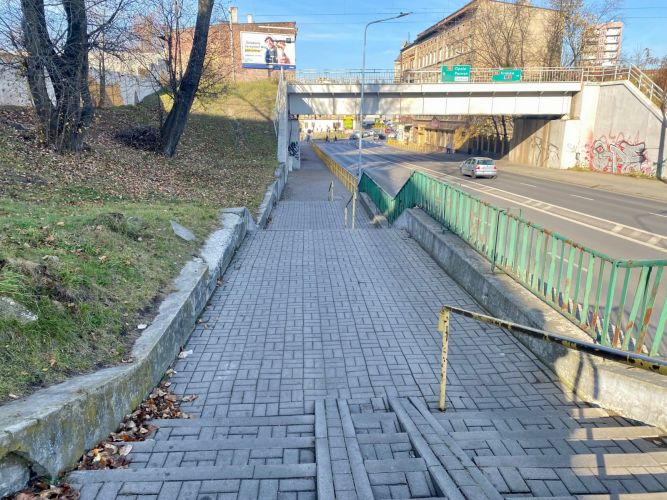 Chodnik i rampa przy ul. Chorzowskiej zostaną przebudowane. 21 lutego ruszają prace