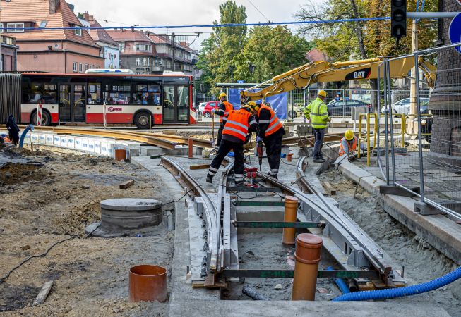 Przebudowa torowiska w ul. Sądowej wchodzi w kolejny etap