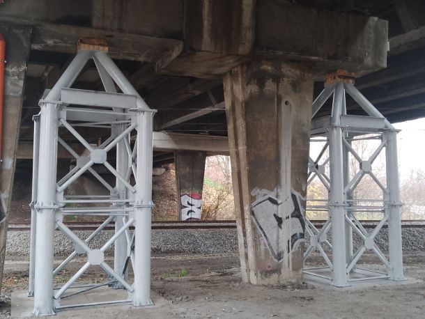 Podpora wiaduktu nad ul. Siemianowicką odciążyła newralgiczny filar