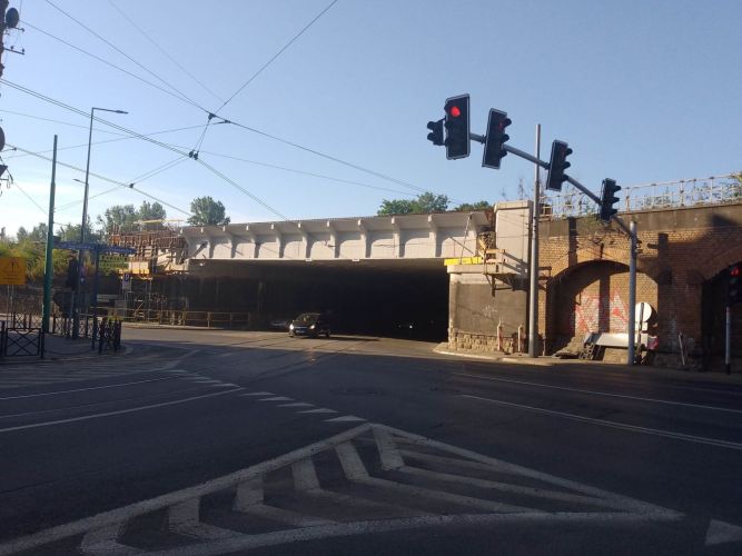 W weekend nie przejedziemy pod wiaduktem na pl. Wolskiego. Będą zmiany w komunikacji tramwajowej i autobusowej