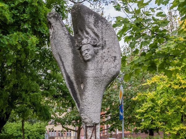 Umowa na remont rzeźby Nike podpisana