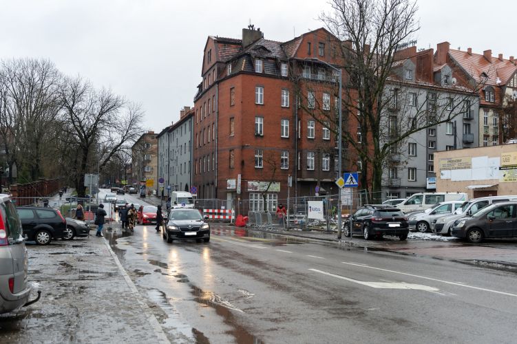 Zmiany w organizacji ruchu na skrzyżowaniu ul. Powstańców Śląskich i Piekarskiej