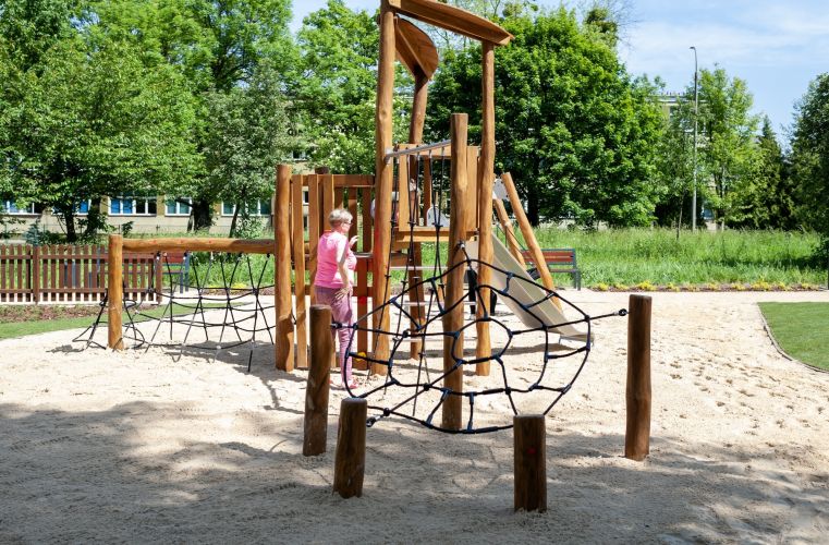 Nowy plac zabaw przy ul. Zakątek