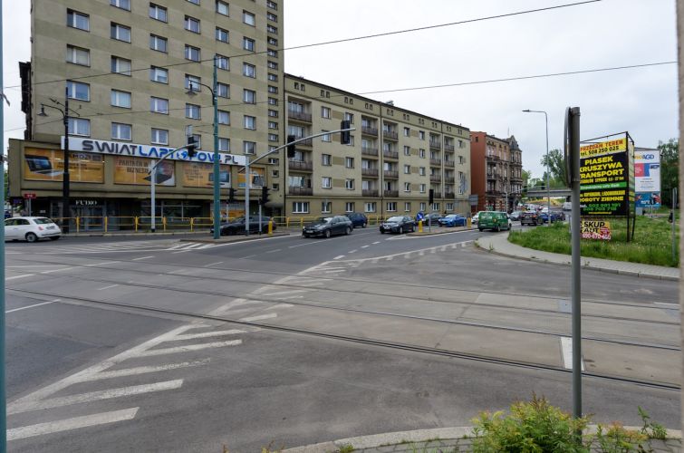 Sygnalizacja świetlna na skrzyżowaniu ul. Chorzowskiej, Miarki, Siemianowickiej i Witczaka zostanie rozbudowana, aby tramwaje miały priorytet na przejeździe drogowo - tramwajowym