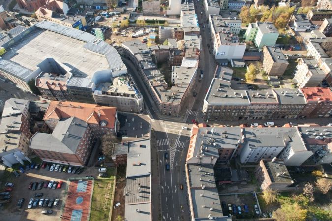 Umowa na przebudowę ul. Piłsudskiego podpisana. W ciągu trzech lat powstanie zbiornik retencyjny pod pl. Sobieskiego oraz przebudowana będzie kanalizacja deszczowa oraz drogi i chodniki
