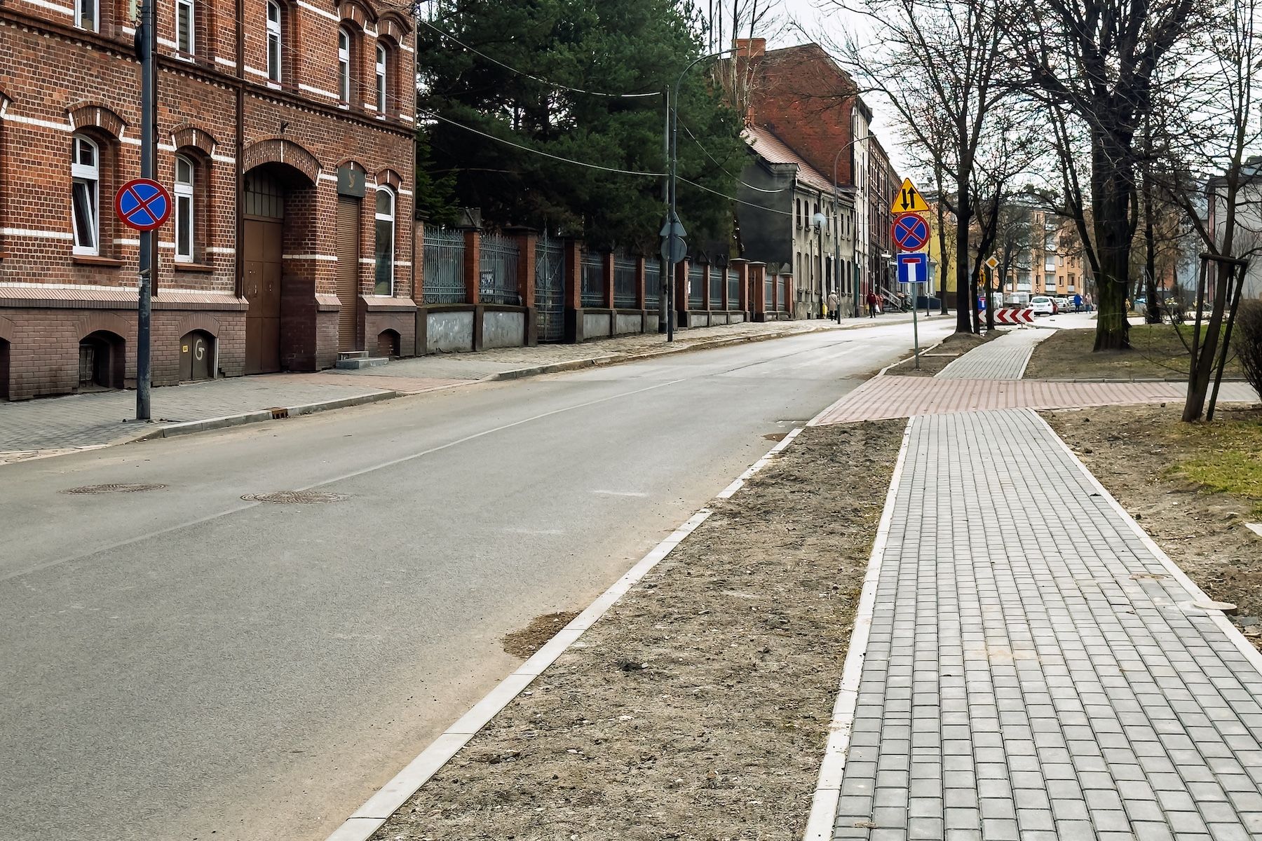 Na czterech odcinkach ulicy Cyryla i Metodego trwają intensywne prace drogowe