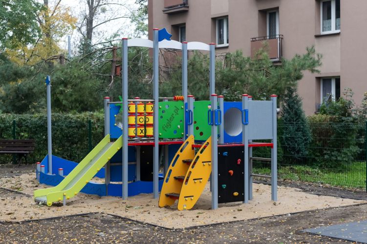 Plac zabaw przy ul. Palińskiego w Łagiewnikach zmodernizowany