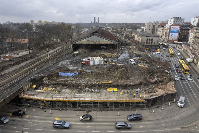 Zmiana organizacji ruchu na pl. Wolskiego. Zmiany również na ul. Sikorskiego przy granicy Bytomia i Radzionkowa